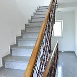 Lara *